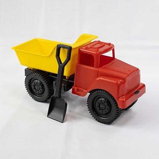 Caminhão para praia com pá