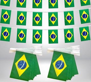 4,5 metros de Varal c/ 10 Bandeirinhas Brasil 20x16cm Tecido Copa Decoração