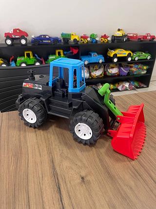 Trator de Brinquedo